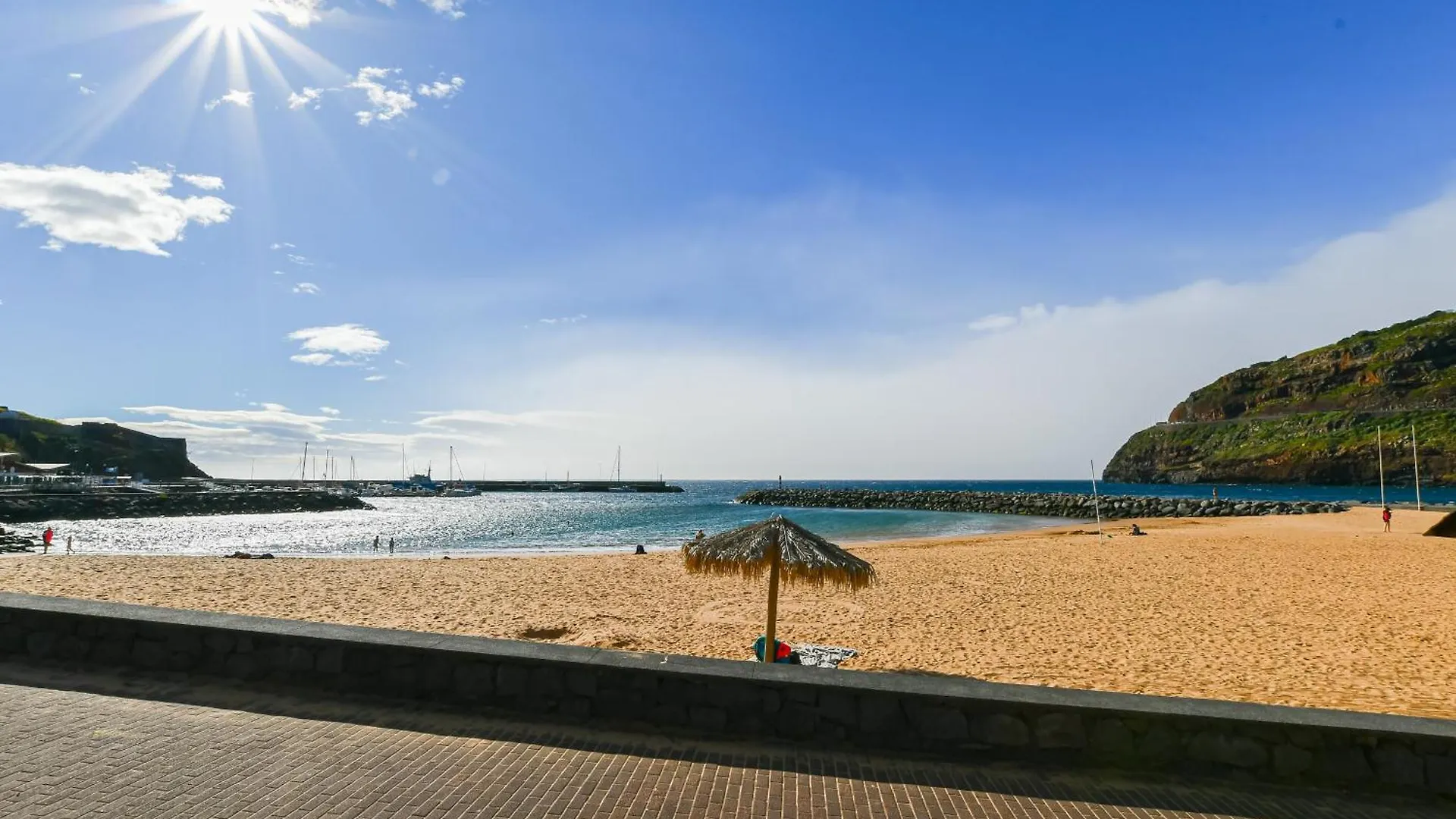 Vip Baia Beach C contacts